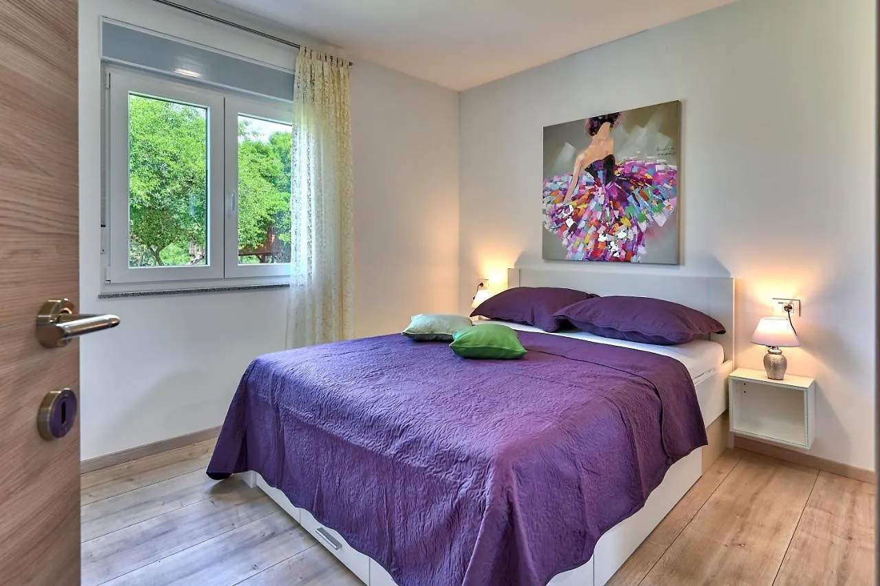Semesterbostad Holiday House Mirna With Swimming Pool And Jacuzzi Pula Kroatien