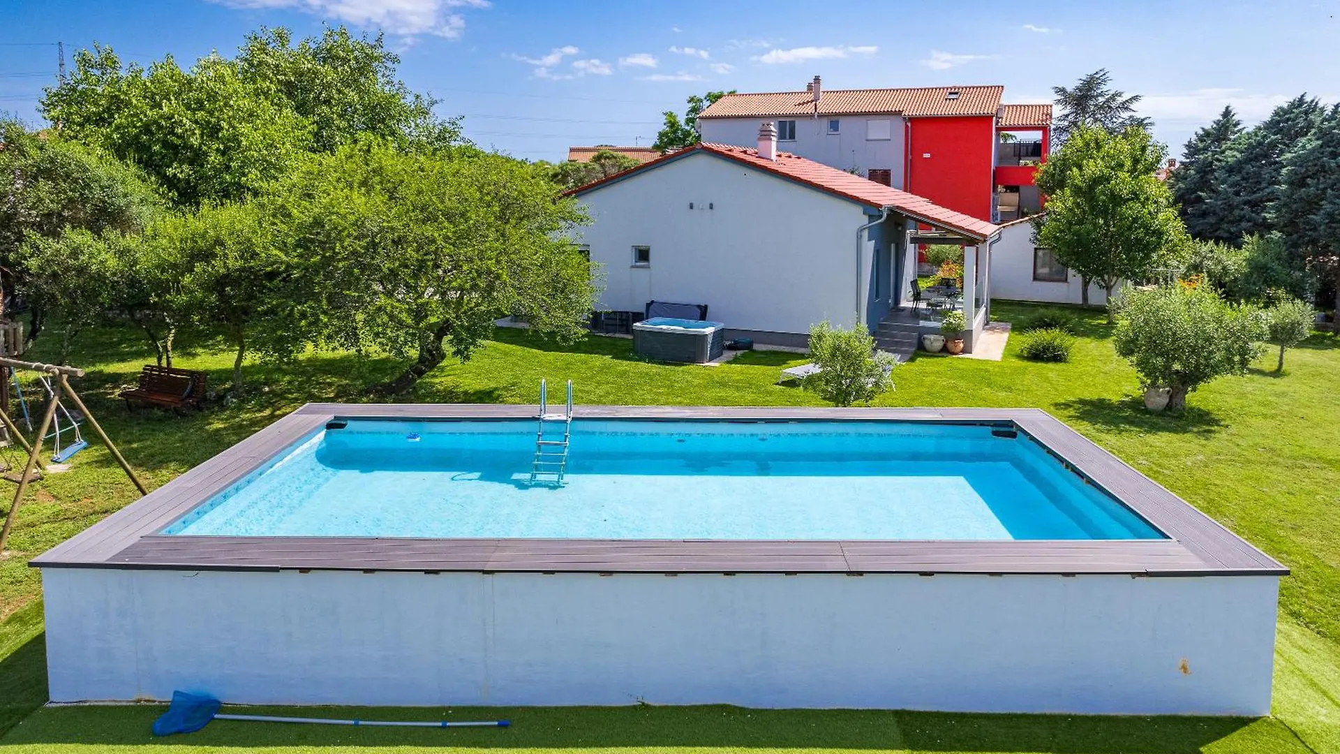 Holiday House Mirna With Swimming Pool And Jacuzzi Pula