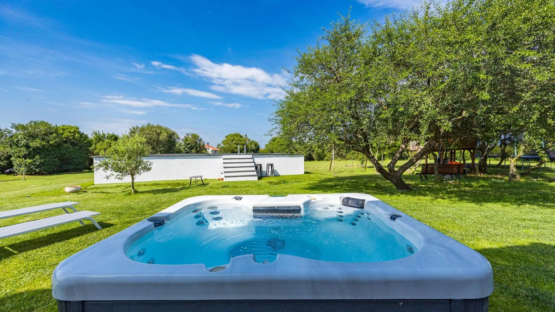 Holiday House Mirna With Swimming Pool And Jacuzzi Pula Holiday home