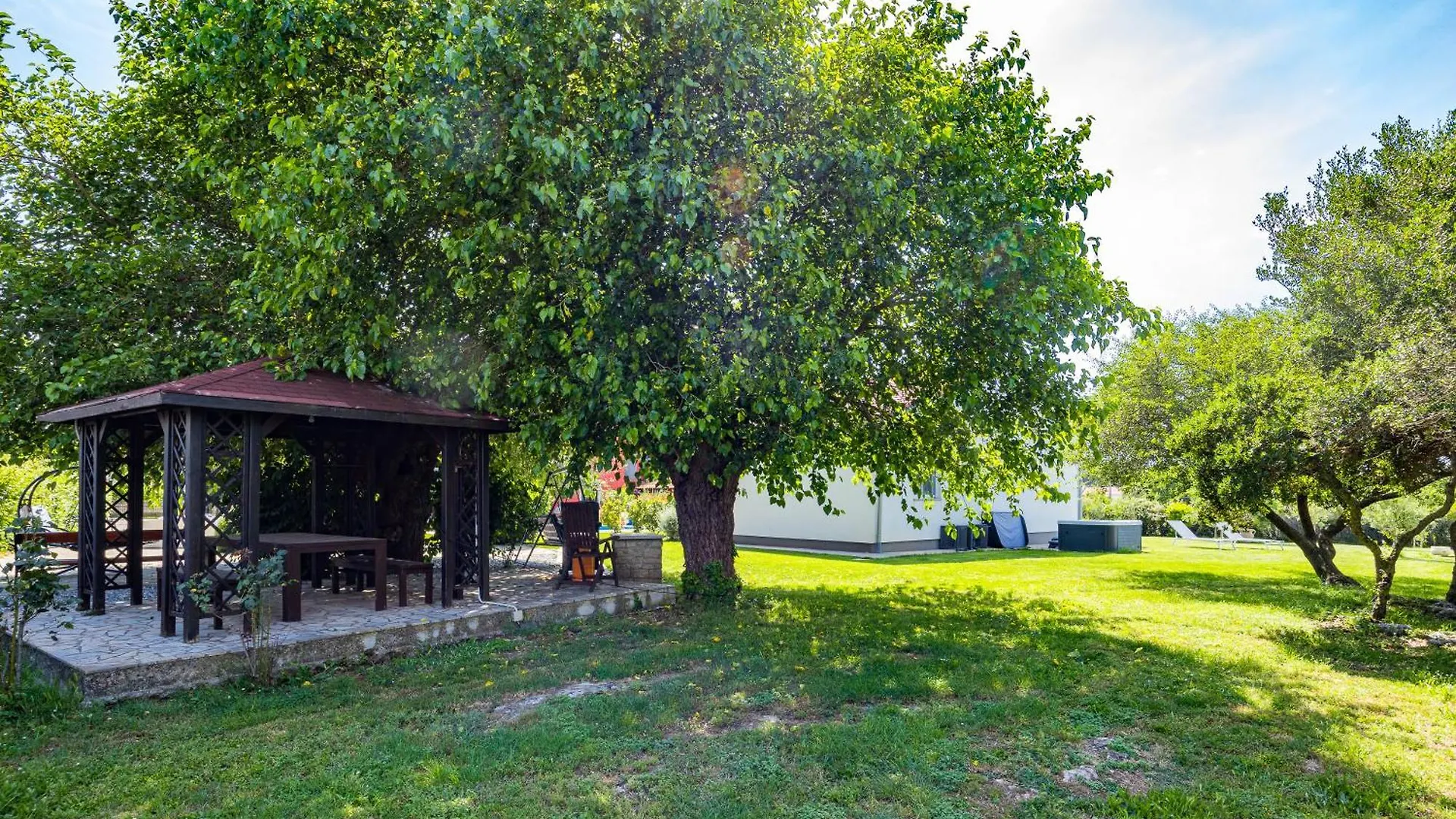 Holiday House Mirna With Swimming Pool And Jacuzzi Pula 0*,  Croatia